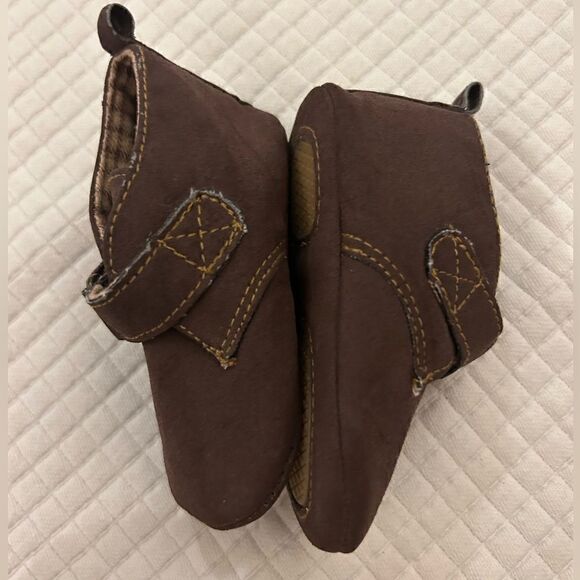 gap infant 6-12 month baby brown boots pull on Velcro close sueded feel EUC - Picture 3 of 5